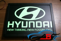 табличка светящаяся в спальник hyundai логотип хундай