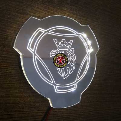 Светящийся зеркальный логотип SCANIA,Светящийся логотип SCANIA,зеркальное серебро с хром отделкой с 2D гравировкой надписи SCANIA,купить светящийся логотип SCANIA,заказать светящийся логотип SCANIA