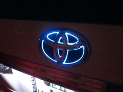 5d светящийся логотип toyota camry, задний 5d логотипы