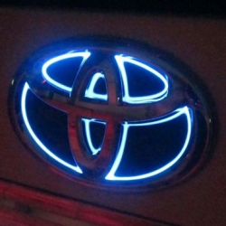 5d светящийся логотип toyota 10*6,8см 5d логотипы