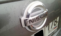 подсветка логотипа nissan primera, перед подсветка логотипа