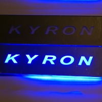 накладки на пороги с подсветкой ssangyong kyron зеркальные накладки на пороги c подсветкой