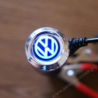 Зарядка для телефона с логотипом Volkswagen