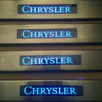 накладки на пороги с подсветкой chrysler chrysler