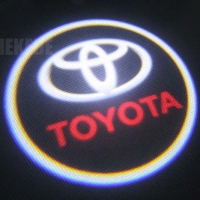 Штатные проекторы в двери Toyota 7W