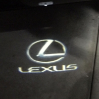 Штатная подсветка дверей LEXUS