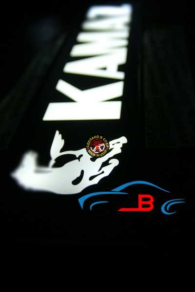 светящаяся неоновая табличка kamaz+лошадь логотипы камаз